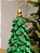 ÁRVORE DECORATIVA EM RESINA VERDE E VERMELHA 27CM - Imagem 7