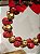 PENDENTE EM METAL GUIRLANDA DE GUIZOS DOURADO E VERMELHO 26CM - Imagem 6