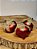 BOLA ORNAMENTO PIÃO VERMELHO COM PEDRAS 8CM COM 3 UNIDADES - Imagem 1