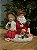 PAPAI NOEL E MAMÃE NOEL FAZENDO PIQUENIQUE 20,5CM - Imagem 1