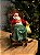 PAPAI NOEL DORMINDO NA CADEIRA DE BALANÇO EM RESINA SUPER LUXO 19CM - Imagem 7