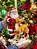 PAPAI NOEL COM RENA E CORDÃO DE PISCA EM RESINA PREMIUM 40CM - PRÉ VENDA 2026 - Imagem 3