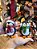 CASAL DE PINGUINS COM CACHECOL EM RESINA 10,5CM - PRÉ VENDA 2026 - Imagem 3
