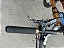 BICICLETA MTB FULL ARO (26) GIANT GLORY DOWNHILL 1X10V TAMANHO FREIO DISC HIDRÁULICO 15(P) COR PRATA/PRETA USADA - Imagem 9