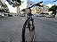 BICICLETA MTB ARO (29) ABSOLUTE CAMBIO ABSOLUTE 12V FREIO DISC HIDRÁULICO QUADRO 15 (P) COR PRETO/ROSA - Imagem 2