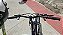 BICICLETA MTB FREERIDE ARO (26) VIKINGX TUFF 25 SHIMANO 21V FREIO DISC MECANICO QUADRO 13 (PP) COR ROXO/LARANJA - Imagem 5