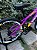 BICICLETA MTB FREERIDE ARO (26) VIKINGX TUFF 25 CAMBIO 21 VELOCIDADES FREIO DISC MECÂNICO COR ROXO/AMARELO - Imagem 7