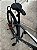 BICICLETA MTB ARO (29) OGGI BW 7.0 SHIMANO CUES 9 VELOCIDADES FREIO DISC HIDRÁULICO TAMANHO 19 (G) GRAFITE/VERMELHO - Imagem 10