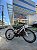 BICICLETA ARO (24) FEMININA CALOI CECI 18 VELOCIDADES FREIO V-BRAKE COM CESTA COR BRANCO/ROSA - Imagem 1
