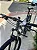 BICICLETA MTB ARO (29) OGGI BW 7.0 SHIMANO CUES 9V FREIO DISC HIDRÁULICO TAMANHO 17 (M) COR GRAFITE/AZUL - Imagem 11