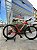 BICICLETA MTB ARO (29) OGGI HACKER HDS SHIMANO ESSA 8V FREIO DISC HIDRÁULICO QUADRO 19 (G) COR VERM/BCO/AZ - Imagem 1