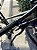 BICICLETA MTB ARO (29) OGGI HACKER HDS SHIMANO ESSA 8V FREIO DISC HIDRÁULICO QUADRO 17 (M) COR  VD/BCO/LAR - Imagem 11