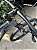 BICICLETA MTB ARO (29) OGGI HACKER HDS SHIMANO ESSA 8V FREIO DISC HIDRÁULICO QUADRO 17 (M) COR GRAF/AZ/PTO - Imagem 8