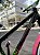BICICLETA MTB FREERIDE ARO (26) VIKINGX TUFF X-44 CAMBIO 9 VELOCIDADES(1x9) FREIO DISC HIDRÁULICO COR PRETO/VERDE/ROSA - Imagem 3