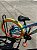 BICICLETA MTB FREERIDE ARO (26) VIKINGX TUFF-25 CAMBIO 21 VELOCIDADES (3x7) FREIO DISC MECÂNICO COR VERDE AZUL/AMARELO - Imagem 8