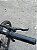 BICICLETA MTB ARO (29) COLLI EUDORA 21 VELOCIDADES (3X7) FREIO DISC HIDRÁULICO QUADRO 15 (P) AZUL BEBE/ROSA (USADA) - Imagem 9