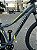 BICICLETA MTB ARO (29) OGGI FLOAT 5.0 SHIMANO ESSA 8 VELOCIDADES FREIO DISC HIDRÁULICO TAMANHO 15 (P) COR  GRAF/PTO/NEON - Imagem 2