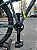 BICICLETA MTB ARO (29) OGGI FLOAT 5.0 SHIMANO ESSA 8 VELOCIDADES FREIO DISC HIDRÁULICO TAMANHO 15 (P) COR  GRAF/PTO/NEON - Imagem 3