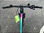 BICICLETA MTB ARO (29) OGGI FLOAT 5.0 SHIMANO ESSA 8 VELOCIDADES FREIO DISC HIDRÁULICO TAMANHO 15 (P) COR GRAF/ROSA/AZUL - Imagem 11