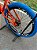 BICICLETA MTB FREERIDE ARO (26) ABSOLUTE BRUTUS KIT SINGLE (S/MARCHA) FREIO DISC HIDRÁULICO MT200 COR LARANJA/AZUL - Imagem 3