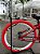 BICICLETA MTB FREERIDE ARO (26) HUPI NAJA KIT SINGLE S/ MARCHA FREIO DISC HIDRÁULICO TRASEIRO SHIMANO COR VERMELHO/BRANC - Imagem 2