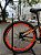 BICICLETA MTB FREERIDE ARO (26) HUPI NAJA KIT SINGLE S/ MARCHA FREIO DISC HIDRÁULICO TRASEIRO SHIMANO COR LARANJA/PRETO - Imagem 4