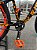 BICICLETA MTB FREERIDE ARO (26) HUPI NAJA KIT SINGLE S/ MARCHA FREIO DISC HIDRÁULICO TRASEIRO SHIMANO COR LARANJA/PRETO - Imagem 3