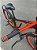BICICLETA MTB FREERIDE ARO (26) HUPI NAJA KIT SINGLE S/ MARCHA FREIO DISC HIDRÁULICO TRASEIRO SHIMANO COR LARANJA/PRETO - Imagem 8