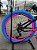 BICICLETA MTB FREERIDE ARO (26) VIKINGX TUFF-25 CAMBIO 7 VELOCIDADES (1X7) FREIO DISC MECÂNICO COR PRETO/ROSA/AZUL - Imagem 4