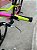 BICICLETA MTB ARO (29) VELOOH  8 VELOCIDADES (1X8) FREIO DISCO MECÂNICO TAMANHO 15 (P) AMARELO NEON/ROSA - Imagem 10