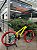 BICICLETA MTB FREERIDE ARO (26) VIKINGX TUFF-X44 CAMBIO 8 VELOCIDADES (1X8) FREIO DISC HIDRAULICO COR AMAR NEON/VERMELHO - Imagem 2