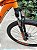 BICICLETA MTB ARO (29) OXS ALUMINIO 21 VELOCIDADES FREIO DISC MECÂNICO 15 (P) LARANJA/VINHO - Imagem 8
