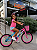 BICICLETA ARO (20) FEMININA COR AZUL E ROSA S/MARCHA FREIO V-BRAKE COM CESTA MARCA VELOOH - Imagem 1