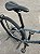 BICICLETA MTB ARO (29) OGGI HACKER HDS SHIMANO ESSA 8V FREIO DISC HIDRÁULICO TAMANHO 17 (M) COR GRAF/AZUL/PTO - Imagem 5