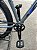 BICICLETA MTB ARO (29) OGGI HACKER HDS SHIMANO ESSA 8V FREIO DISC HIDRÁULICO TAMANHO 17 (M) COR GRAF/AZUL/PTO - Imagem 4