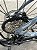 BICICLETA MTB ARO (29) OGGI HACKER HDS SHIMANO ESSA 8V FREIO DISC HIDRÁULICO TAMANHO 17 (M) COR GRAF/AZUL/PTO - Imagem 3