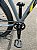 BICICLETA MTB ARO (29) OGGI HACKER HDS SHIMANO ESSA 8V FREIO DISC HIDRÁULICO TAMANHO 15 (P) COR GRAF/AMAR/PTO - Imagem 4