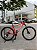 BICICLETA MTB ARO (29) OGGI HACKER HDS SHIMANO ESSA 8V FREIO DISC HIDRÁULICO TAMANHO 19 (G) COR VERMELHO/BRANCO/AZUL - Imagem 1