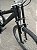 BICICLETA ARO (26) MASCULINA FULL SUSPENSION 21 VELOCIDADES FREIOS V-BRAKE COR PRETO/PRATA (USADA) - Imagem 9