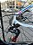 BICICLETA MTB ARO (29) ABSOLUTE HERA 21 VELOCIDADES FREIO A DISCO MECÂNICO TAMANHO 15 (P) COR BRANCO/ROSA/AZUL - Imagem 3