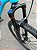 BICICLETA MTB ARO (29) ABSOLUTE HERA 21 VELOCIDADES FREIO A DISCO MECÂNICO TAMANHO 15 (P) COR AZUL/ROSA/VERDE AQUA - Imagem 10