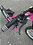BICICLETA MTB FREERIDE ARO (26) VIKINGX TUFF-25 KIT 7 VELOCIDADES FREIO A DISCO MECÂNICO COR ROSA/ROXO/AMARELO - Imagem 9