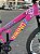BICICLETA MTB FREERIDE ARO (26) VIKINGX TUFF-25 KIT 7 VELOCIDADES FREIO A DISCO MECÂNICO COR ROSA/ROXO/AMARELO - Imagem 5