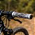 PAR DE MANOPLA PUNHO BIKE BMX FREERIDE GTA PRETO/BRANCO 165MM - Imagem 3