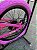 BICICLETA ARO (20) MTB COLLI DUBLIN ALUMINIO 7 VELOCIDADES (1X7) FREIO A DISCO MECÂNICO COR ROSA NEON - Imagem 10