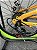 BICICLETA ARO (20) MTB COLLI GRAUZINHA 7 VELOCIDADES (1X7) FREIO A DISCO MECÂNICO COR AMARELO PNEU VERDE NEON - Imagem 3