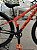 BICICLETA MTB ARO (29) VELOOH START 7 VELOCIDADES FREIO A DISCO MECÂNICO TAMANHO 13 (PP) COR LARANJA/PRETO - Imagem 5