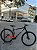 BICICLETA MTB ARO (29) VELOOH ESCALADE 7 VELOCIDADES (1X7) FREIO A DISCO MECÂNICO TAMANHO 19 (G) COR PRETO/LARANJA NEON - Imagem 1