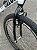 BICICLETA ARO (24) MASCULINA CALOI MAX  21 VELOCIDADES FREIOS V-BRAKE COR BRANCO/PRETO - Imagem 7