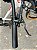 BICICLETA MTB ARO (29) RAVA NAZCA SHIMANO DEORE 12V FREIO DISC HIDRÁULICO TAMANHO 15 (P) COR BRANCA/PRETA (SEMINOVA) - Imagem 7